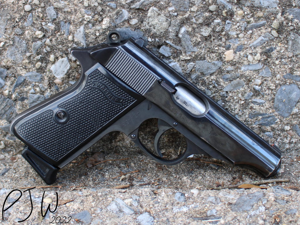 The Walther PP - My Favorite .32 ACP Handgun [2022] ⋆ Primer Peak